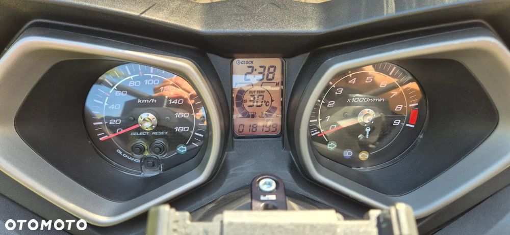Yamaha X-max - 9