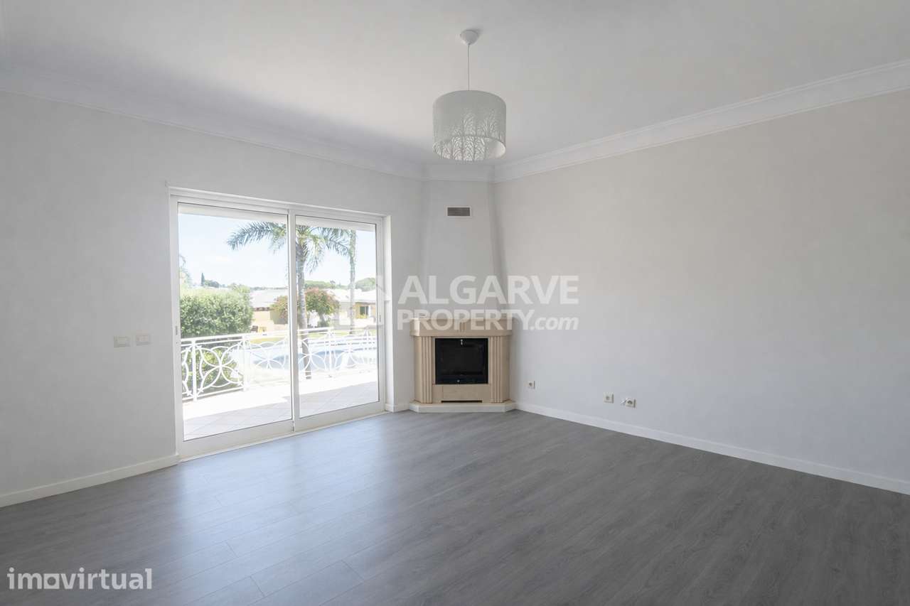 Vilamoura - Moradia V2+2 junto a vários campos de golfe e a 5 minutos - Grande imagem: 2/25