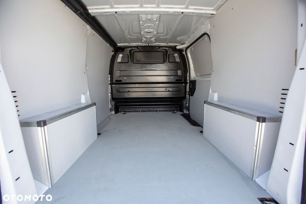 Opel Vivaro L2H1 *ŚREDNI* Blaszak - 8
