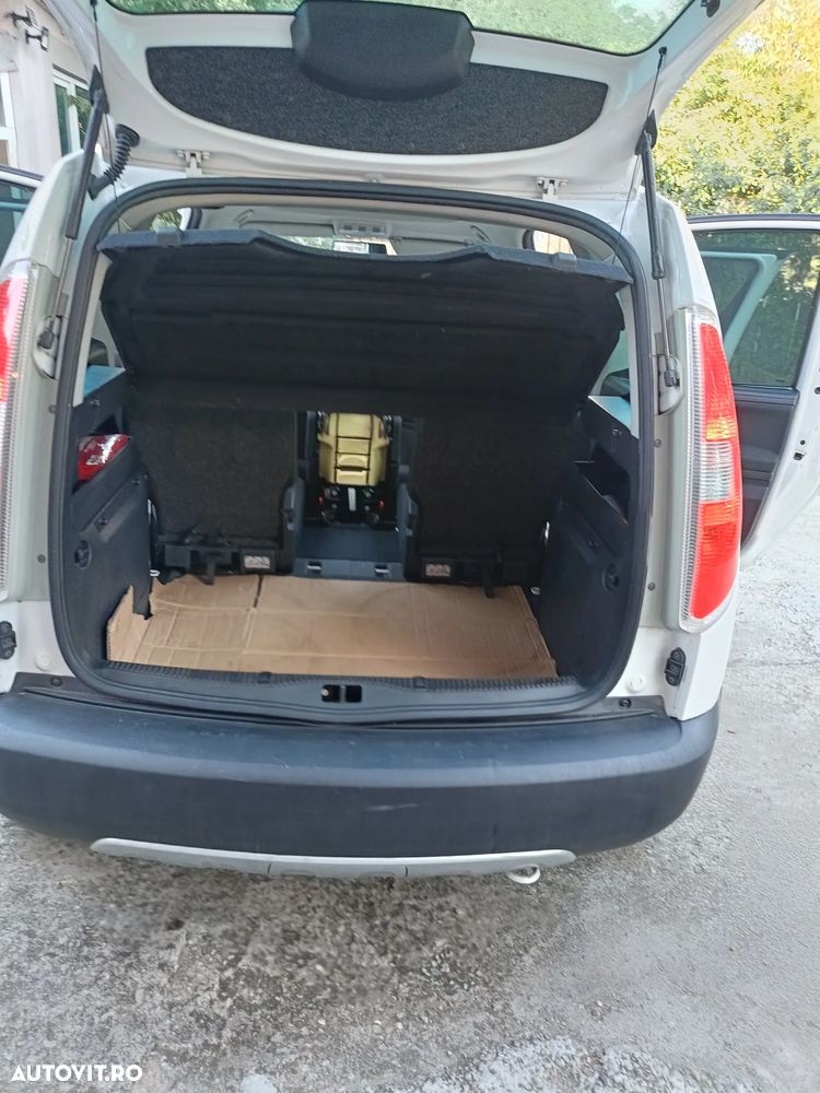 Skoda Roomster 1.2 TSI Scout PLUS EDITION - 5
