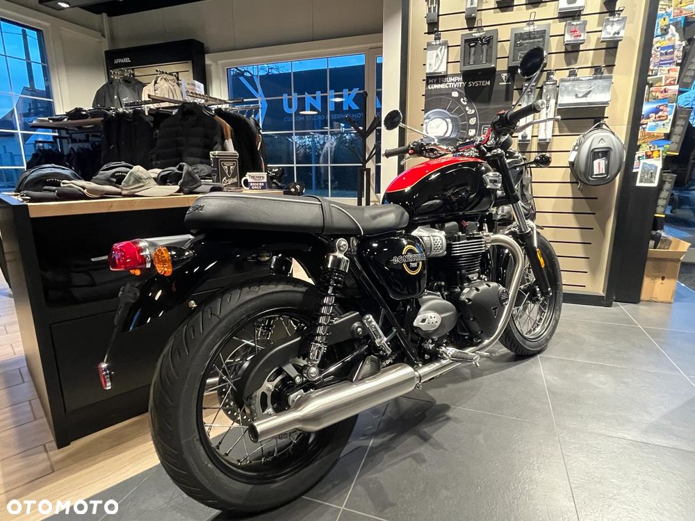 Triumph Bonneville - 4