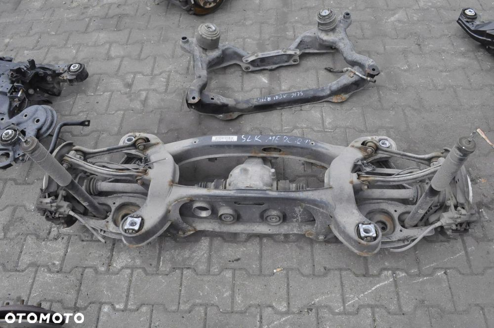 MERCEDES SLK R171 W171 1.8K 184KM ZAWIESZENIE BELKA TYŁ + MOST 1713502000 - 2