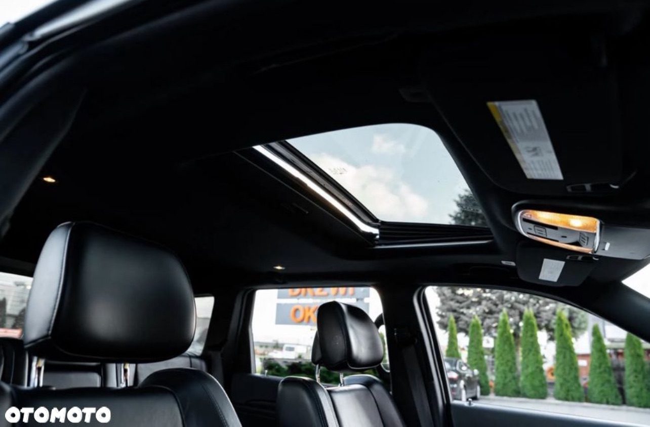 Jeep Grand Cherokee - 27