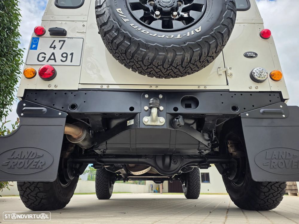 Land Rover Defender 90 2.4 CRD S - 28