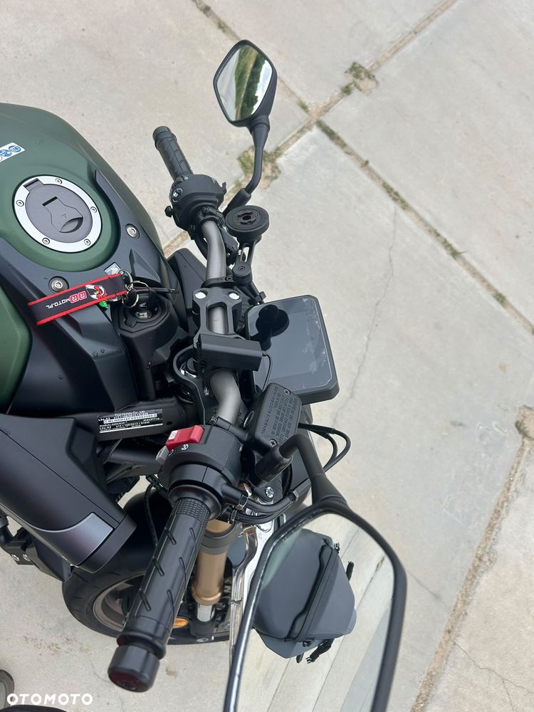 Honda CB - 12
