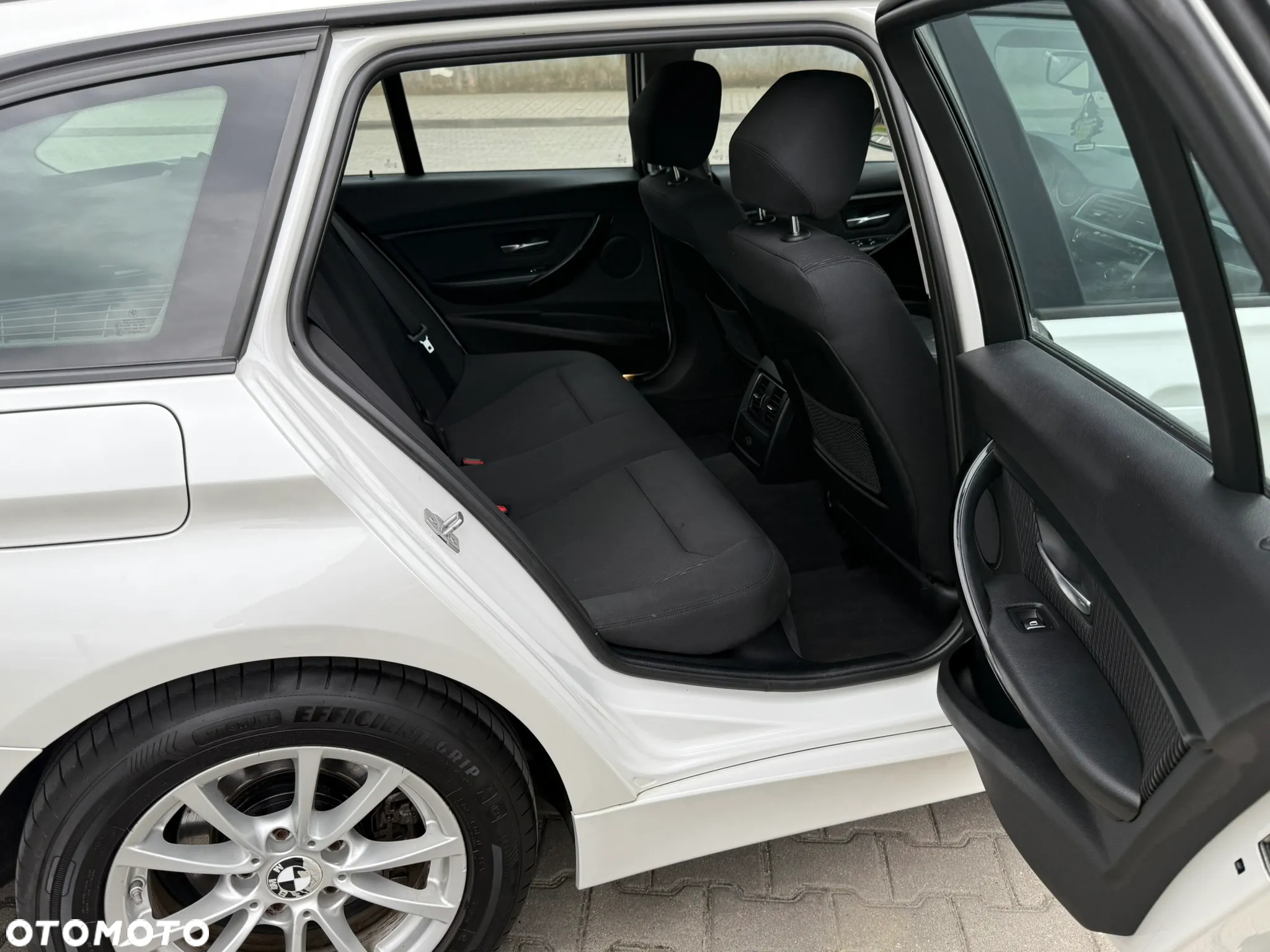 BMW Seria 3 318d Sport Line Shadow - 30