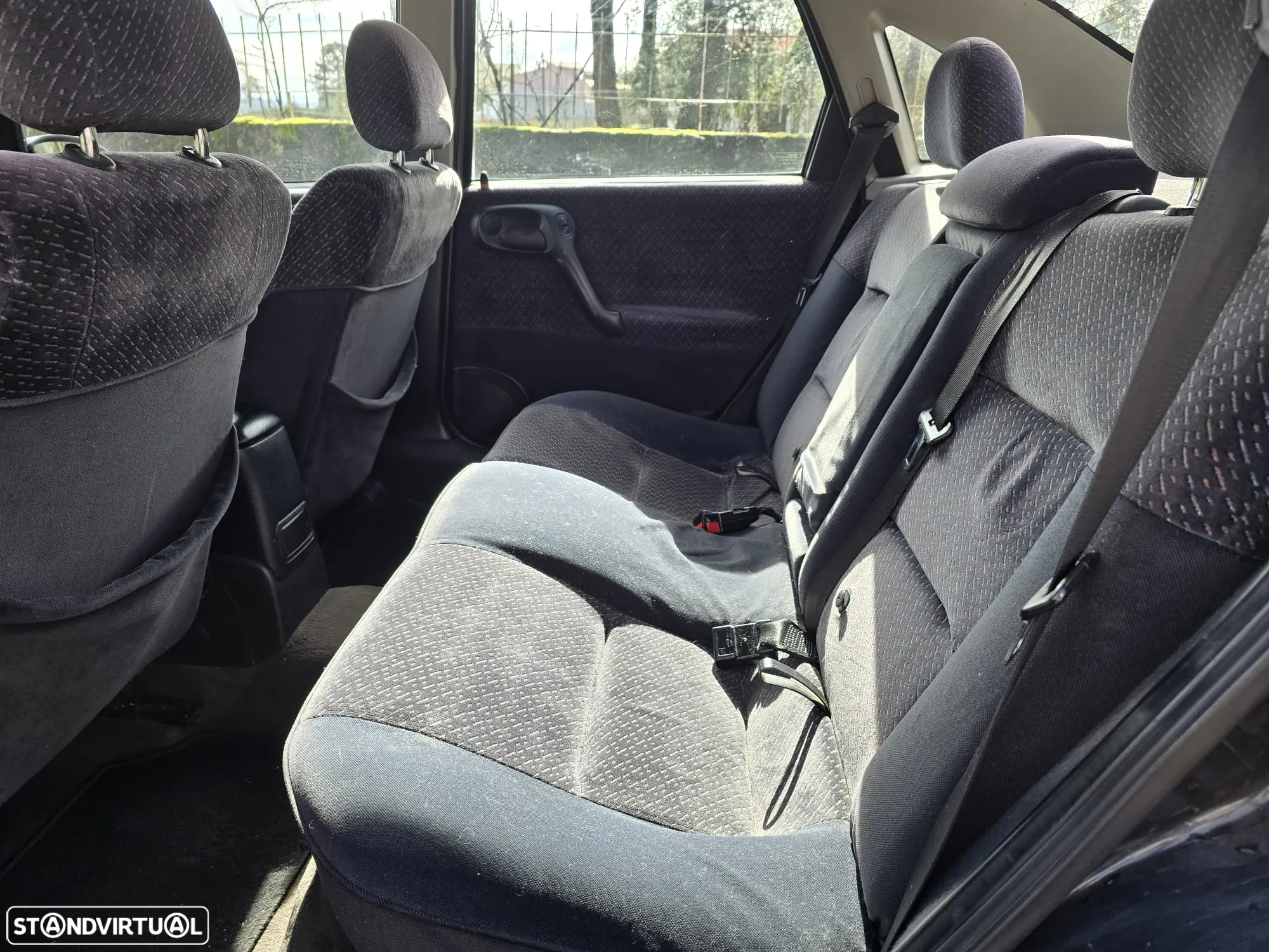 Opel Vectra 2.0i Sport - 9