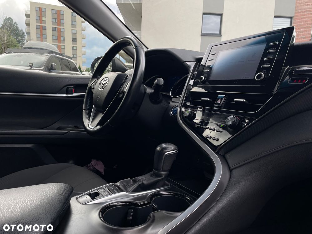 Toyota Camry 2.5 Hybrid Comfort CVT - 23