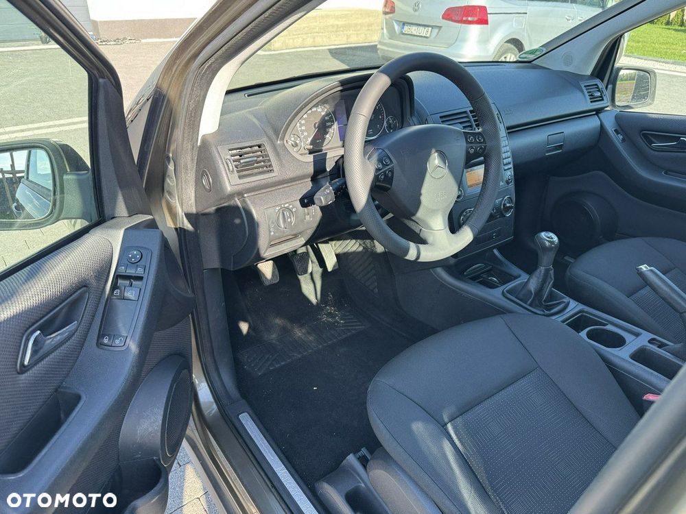 Mercedes-Benz Klasa A 160 Classic BlueEff EU5 - 15
