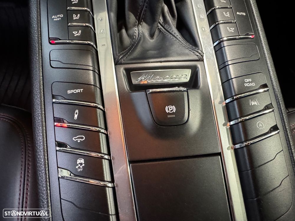 Porsche Macan S - 30