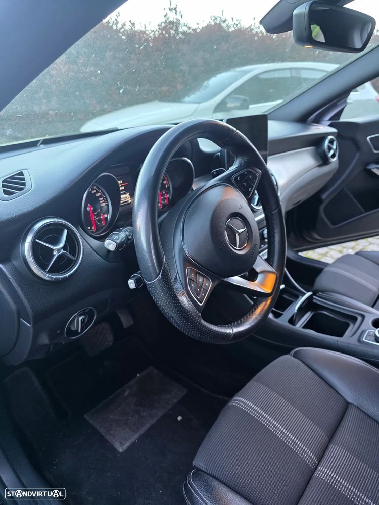 Mercedes-Benz CLA 200 d Shooting Brake Urban Aut. - 10