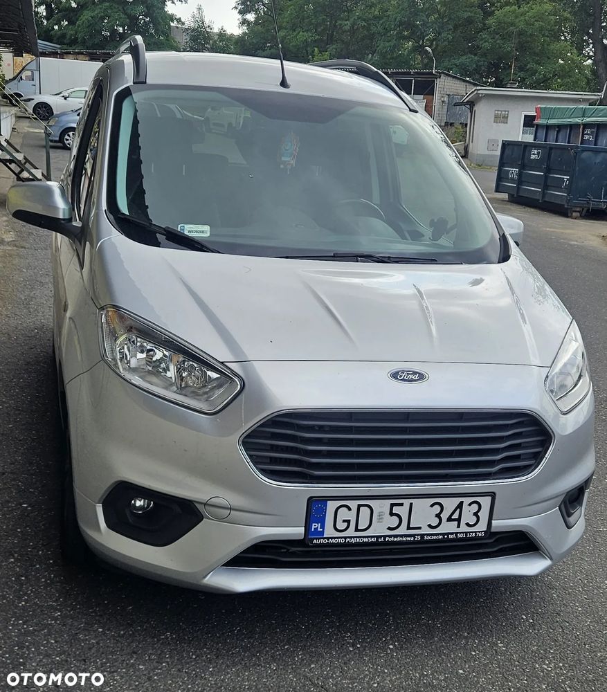 Ford Tourneo Courier 1.0 EcoBoost Titanium - 2