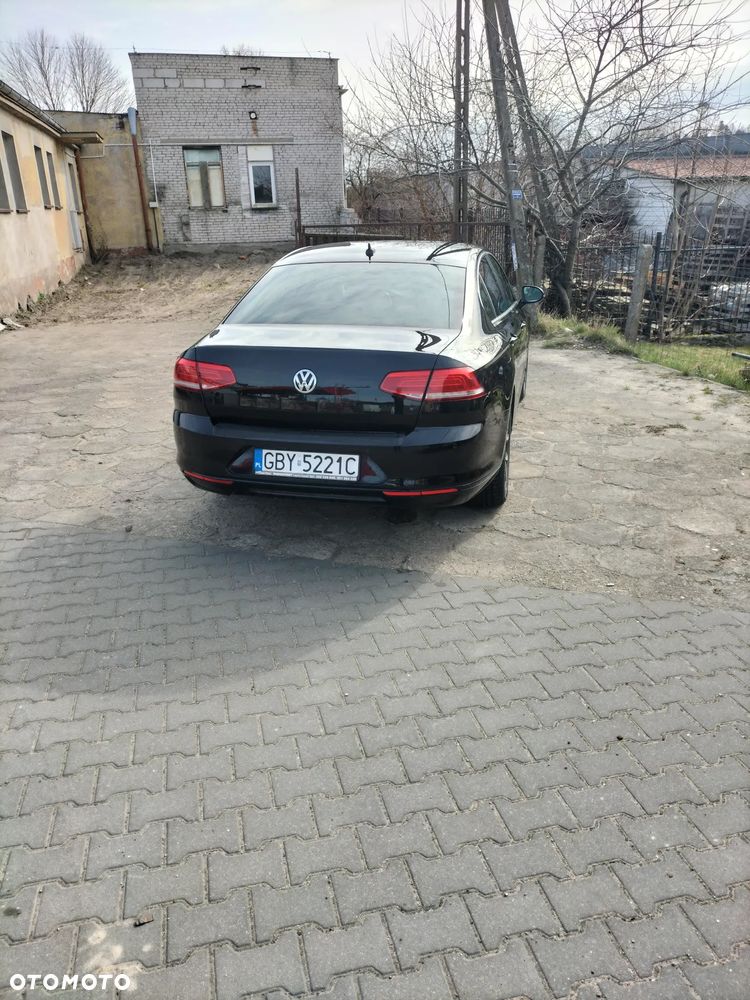 Volkswagen Passat - 13