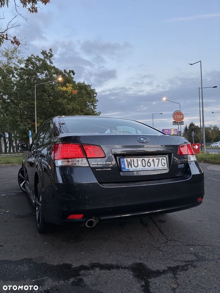 Subaru Legacy - 9