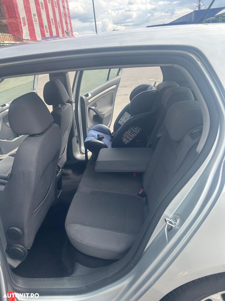 Volkswagen Golf - 8