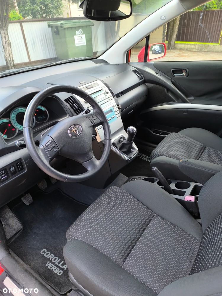 Toyota Corolla Verso 2.2 D-4D - 5