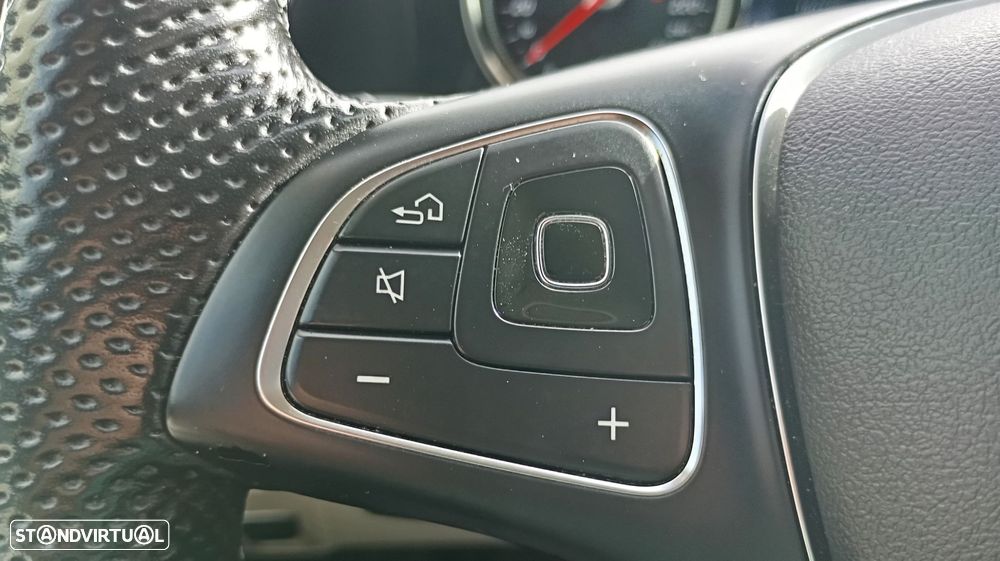 Mercedes-Benz E 200 d Avantgarde - 24