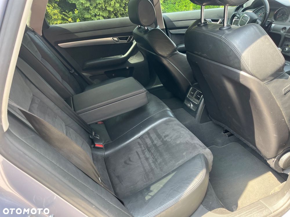 Audi A6 Avant 2.4 - 16