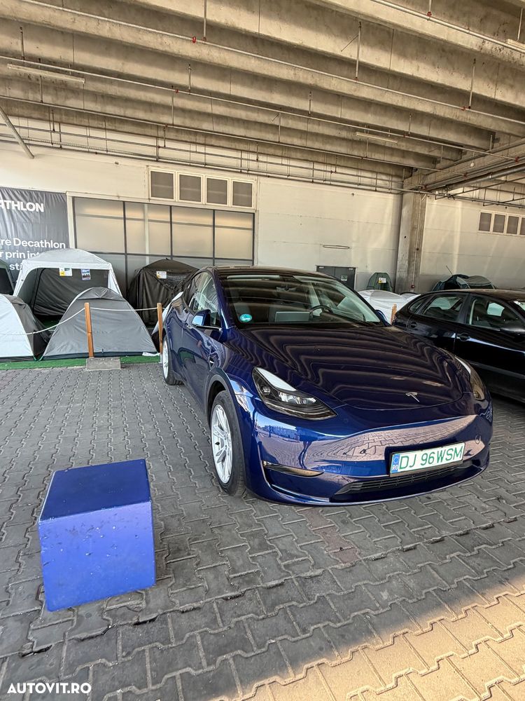Tesla Model Y - 6