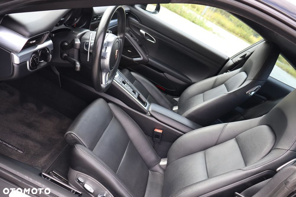 Porsche 911 Carrera PDK - 32