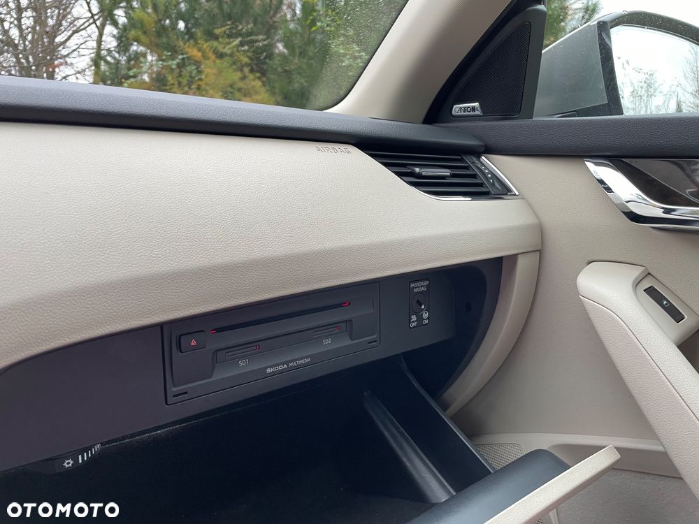 Skoda Octavia 1.8 TSI Elegance DSG - 4