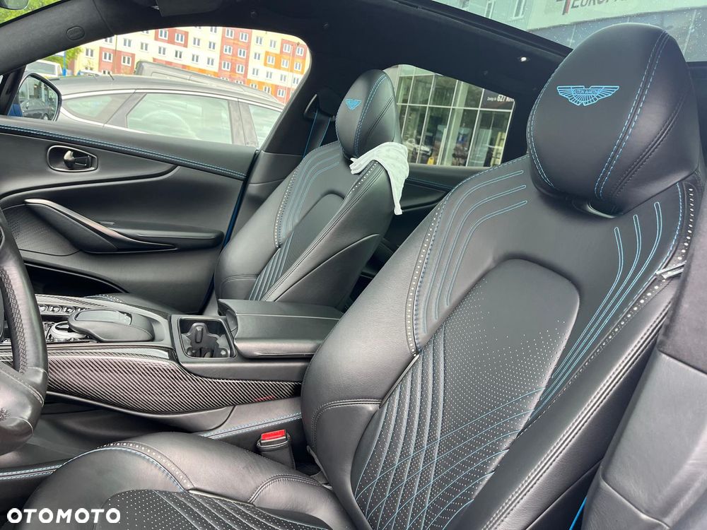 Aston Martin DBX - 17