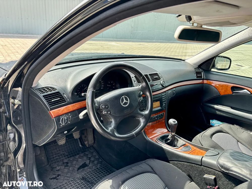 Mercedes-Benz E - 11