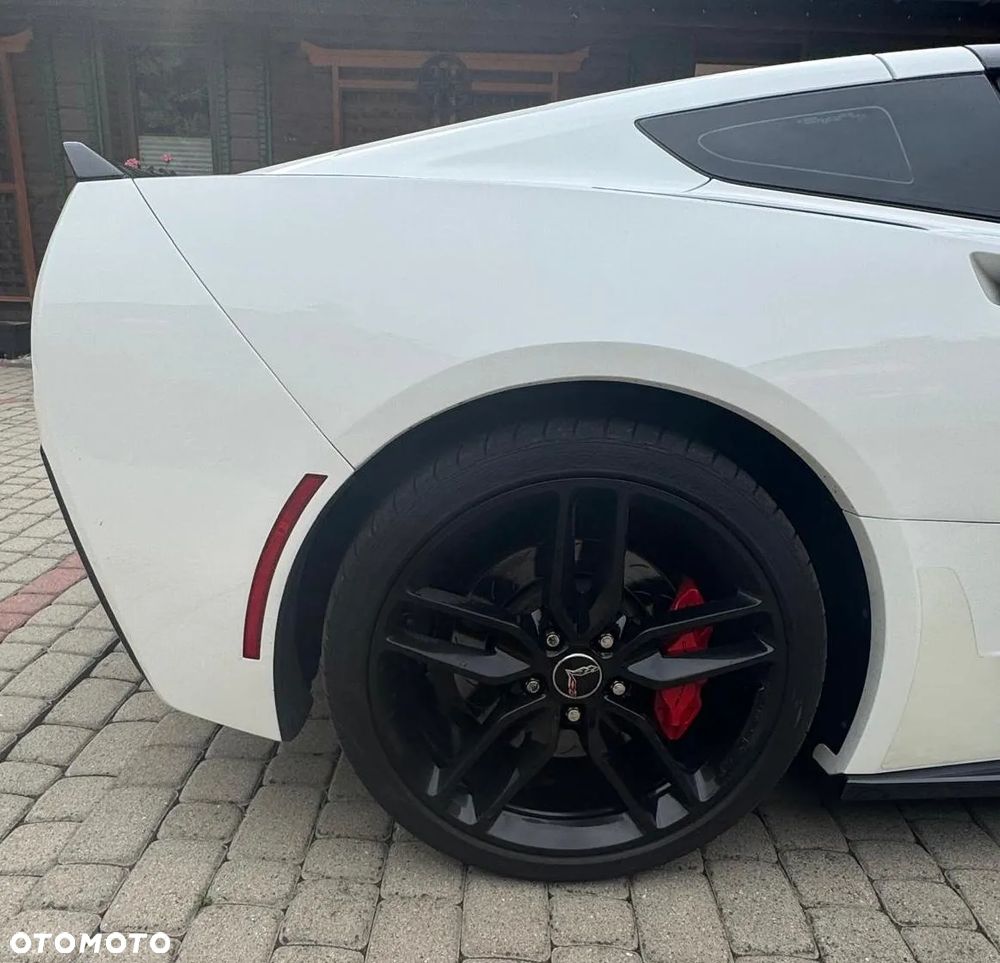 Chevrolet Corvette - 15