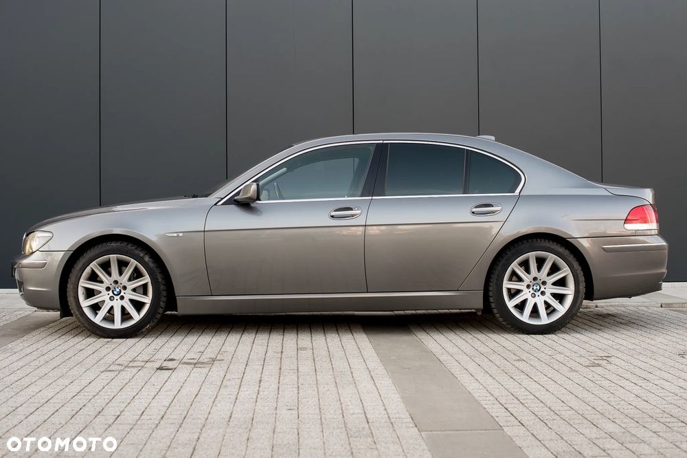 BMW Seria 7 750i - 4