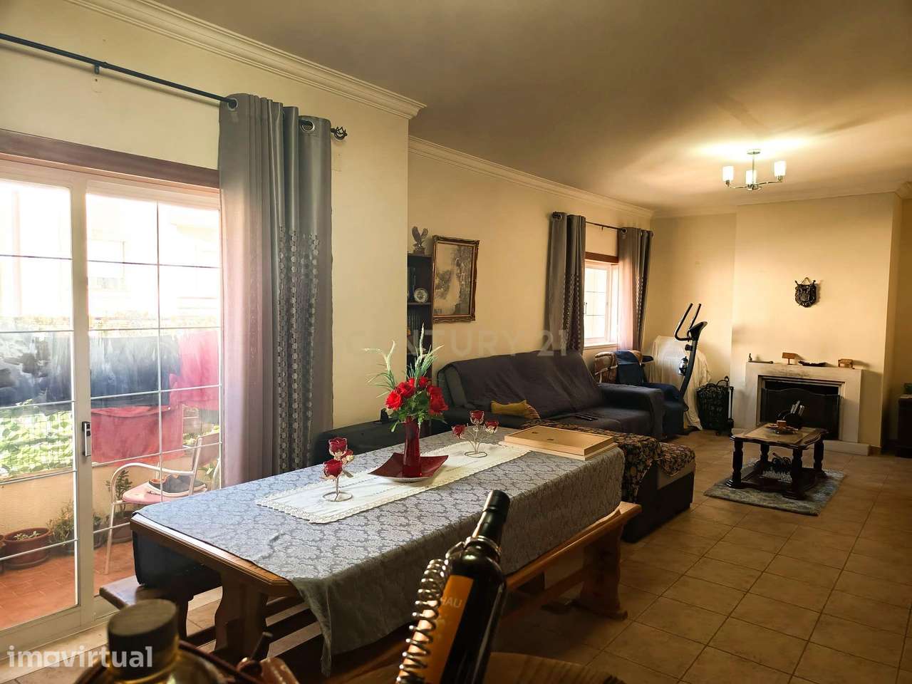 Apartamento T3 no centro do Entroncamento com sótão e garagem - Grande imagem: 2/20
