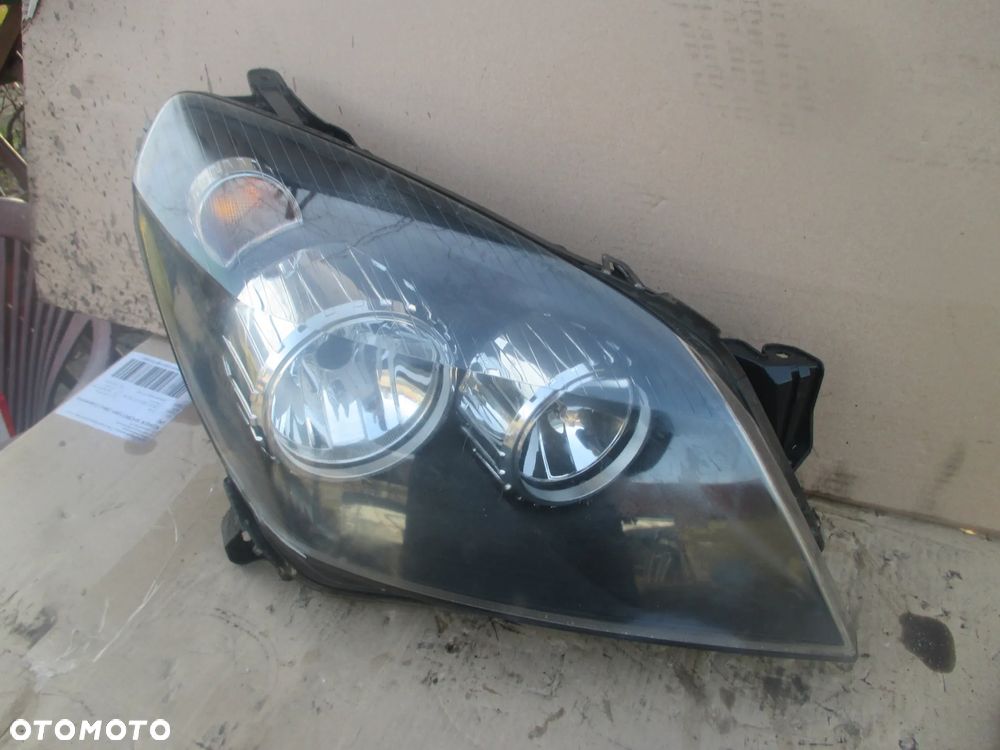 lampa prawa Opel Astra 3 H Hella Europa - 1