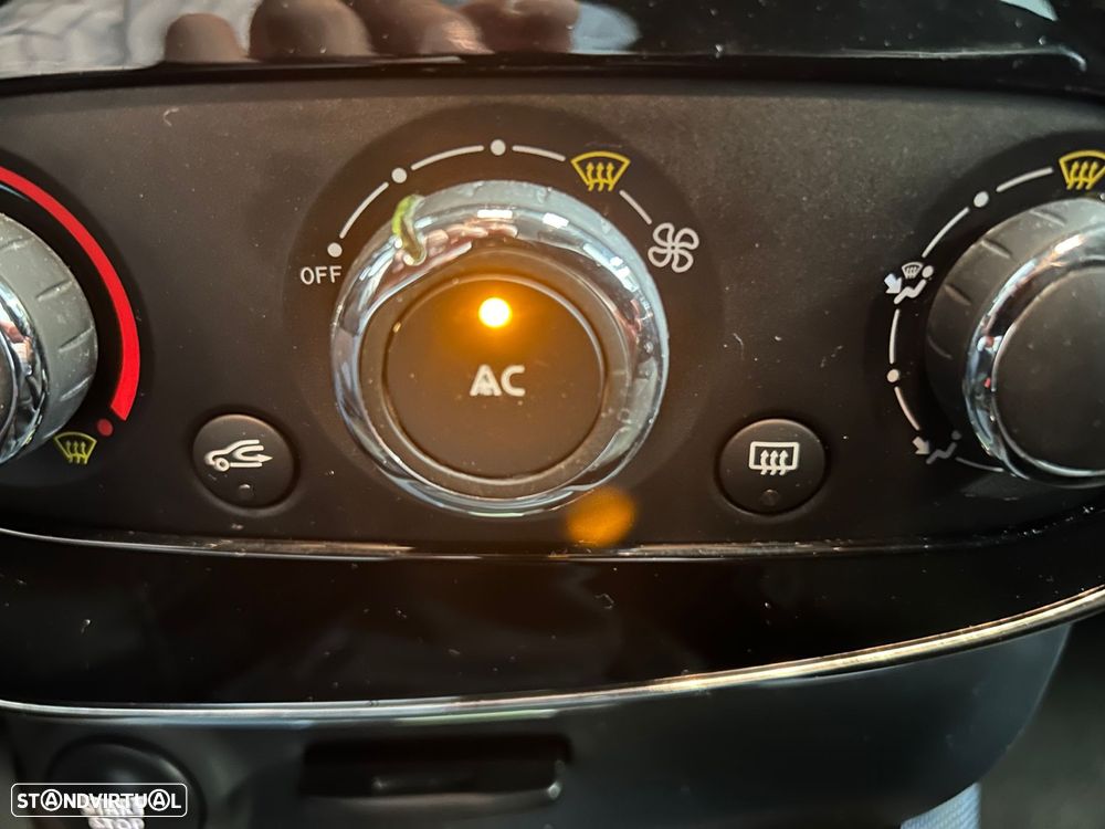 Renault Clio 0.9 TCE Dynamique S - 29