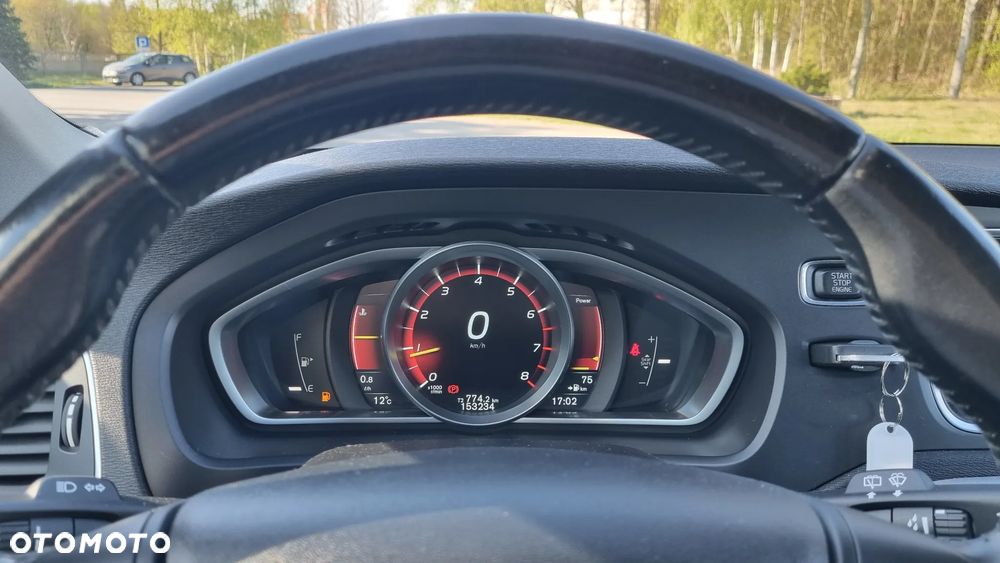 Volvo V40 T2 Momentum - 13