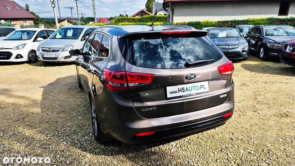 Kia Ceed 1.6 GDI ISG SW Platinum Edition - 17