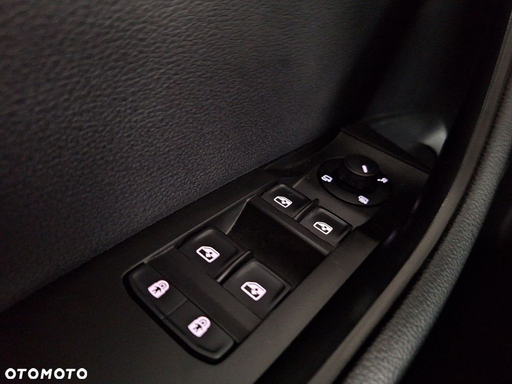 Skoda Superb 2.0 TDI SCR Ambition DSG - 37