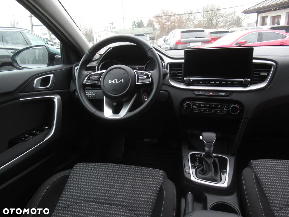 Kia Ceed 1.5 T-GDI M DCT - 11