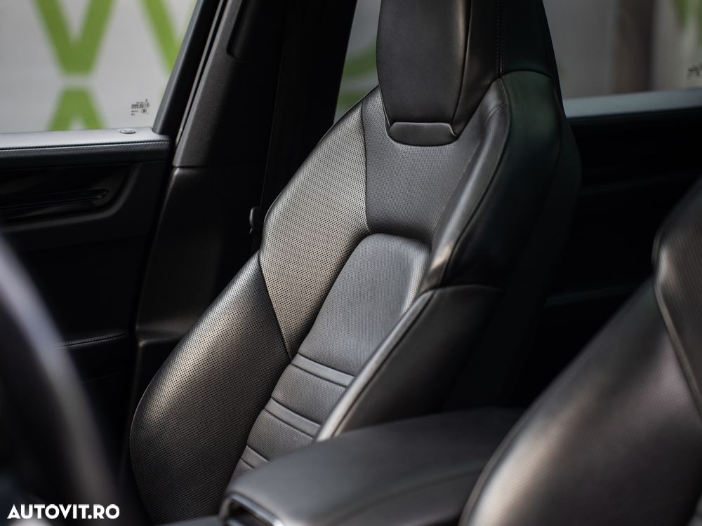 Porsche Cayenne - 27