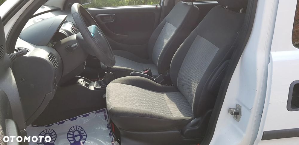 Opel Combo - 17