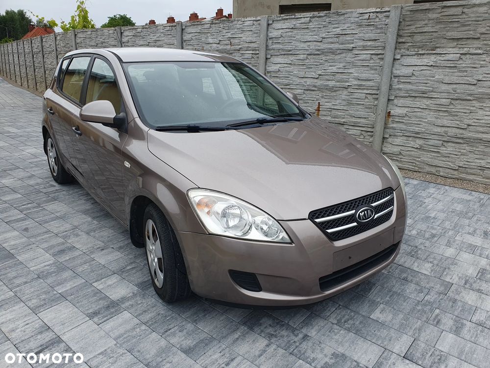 Kia Ceed - 7