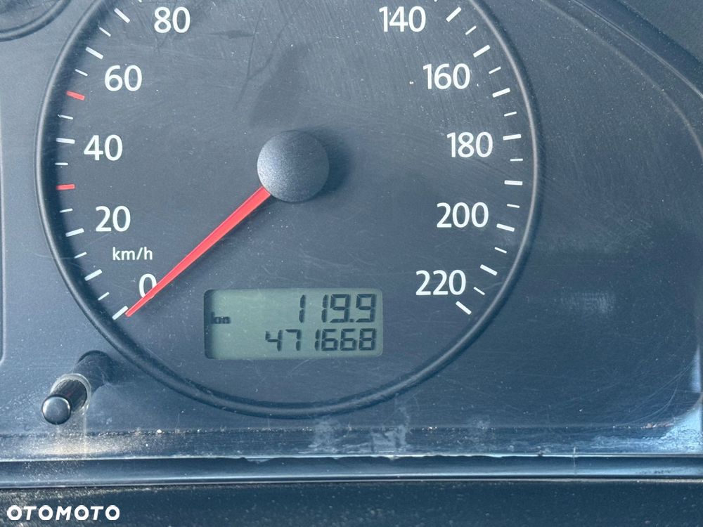 Volkswagen Caravelle - 32