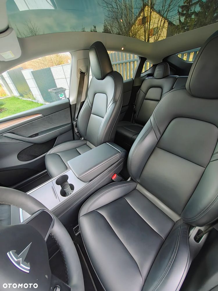 Tesla Y Long Range Dual Motor AWD - 10