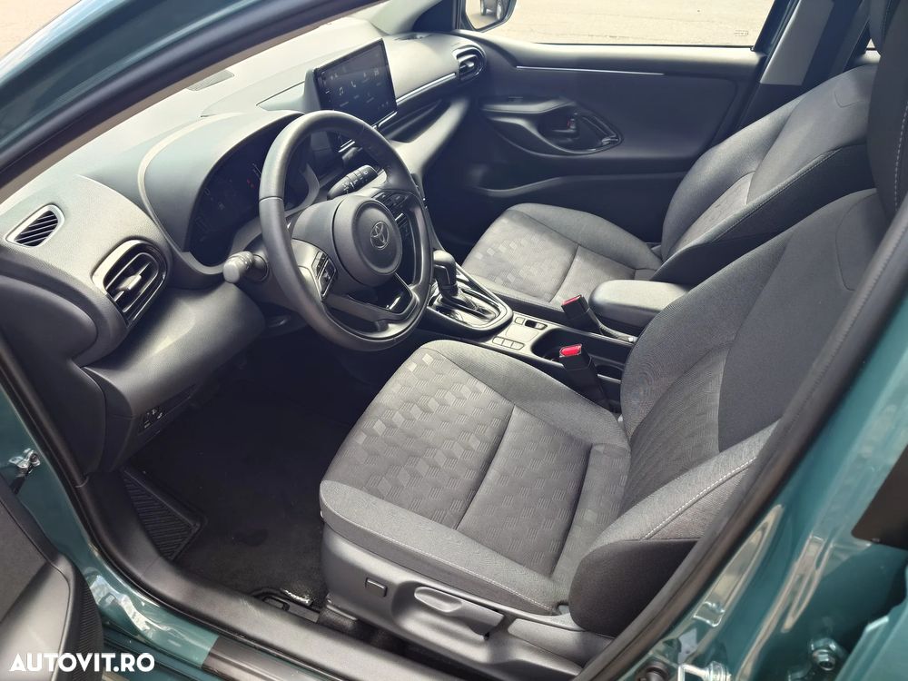 Toyota Yaris 1.5 VVT-i HSD Dynamic Bi-tone - 14