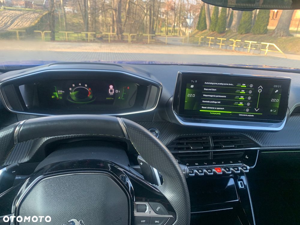 Peugeot 2008 PureTech 130 EAT8 GT - 19