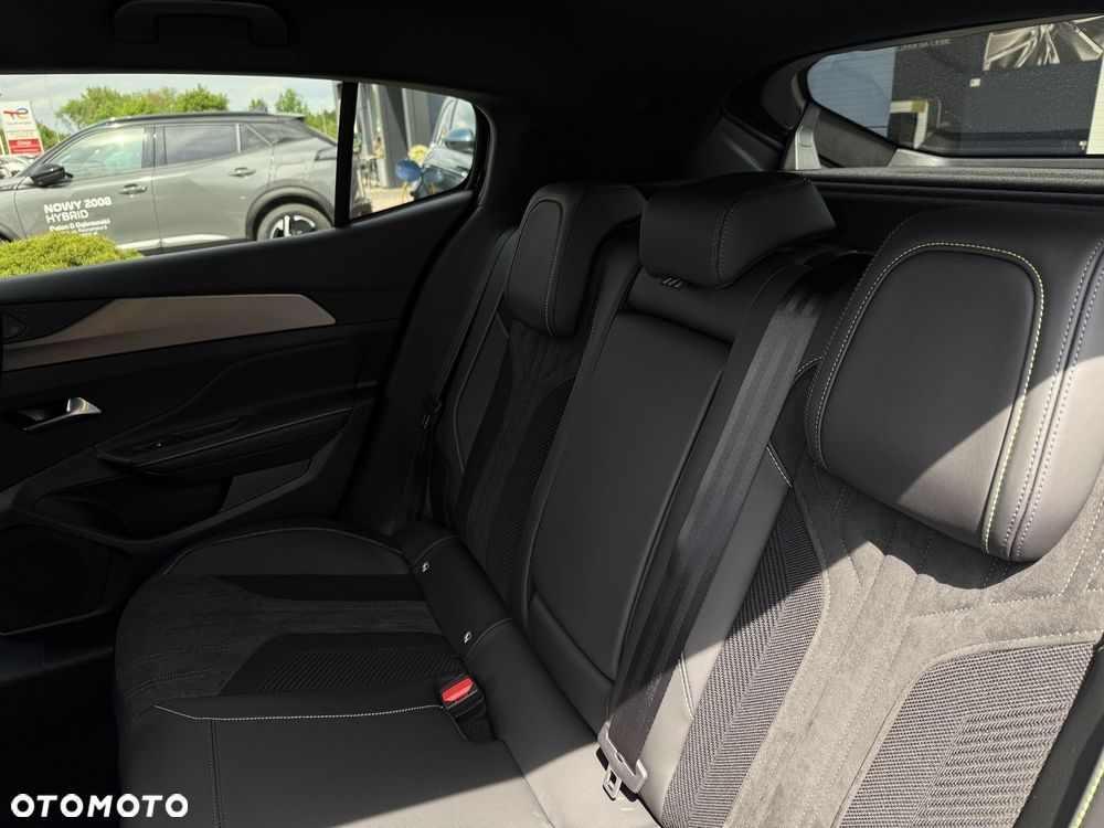 Peugeot 408 - 17