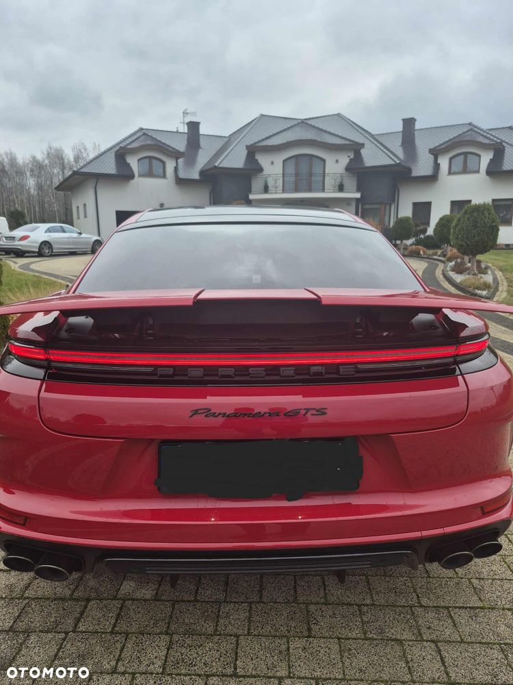 Porsche Panamera - 4