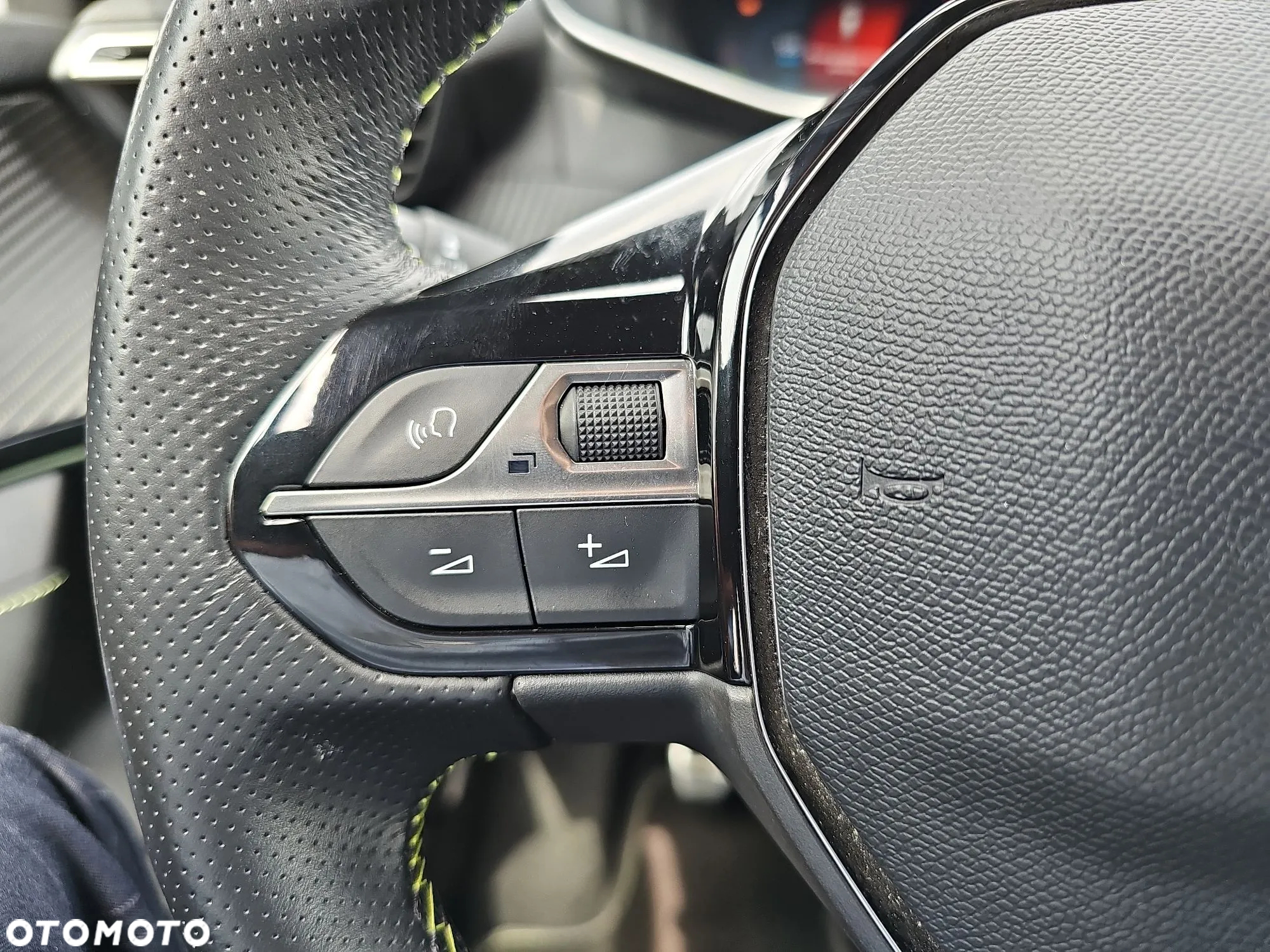 Peugeot 2008 1.2 PureTech GT Line S&S - 15