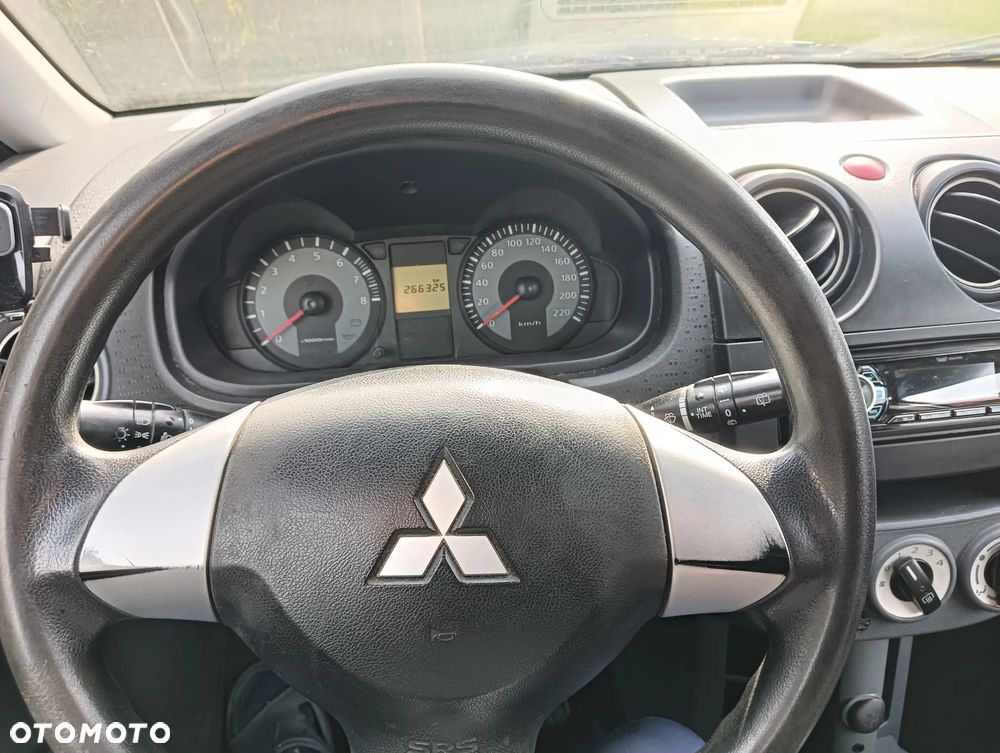 Mitsubishi Colt - 7