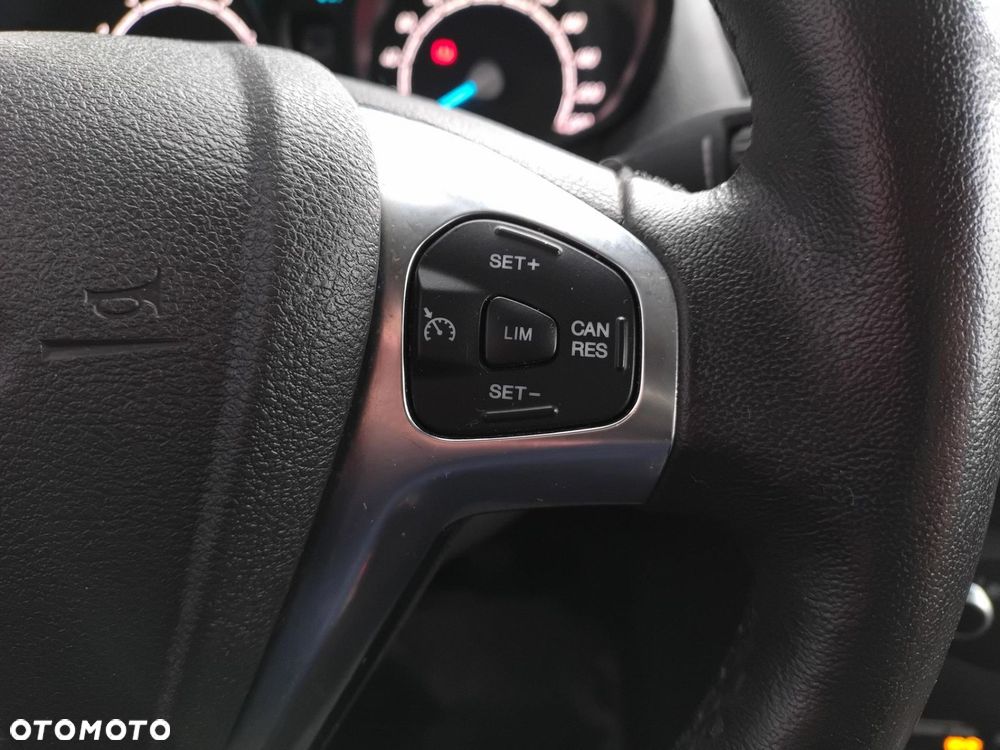 Ford Tourneo Courier 1.0 EcoBoost Trend - 14