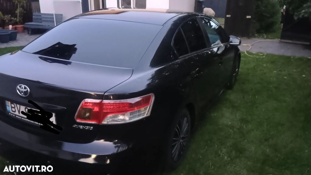 Toyota Avensis 2.0 D4D Sdn. Sol - 4