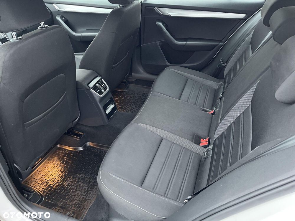 Skoda Octavia 1.6 TDI SCR Ambition - 10